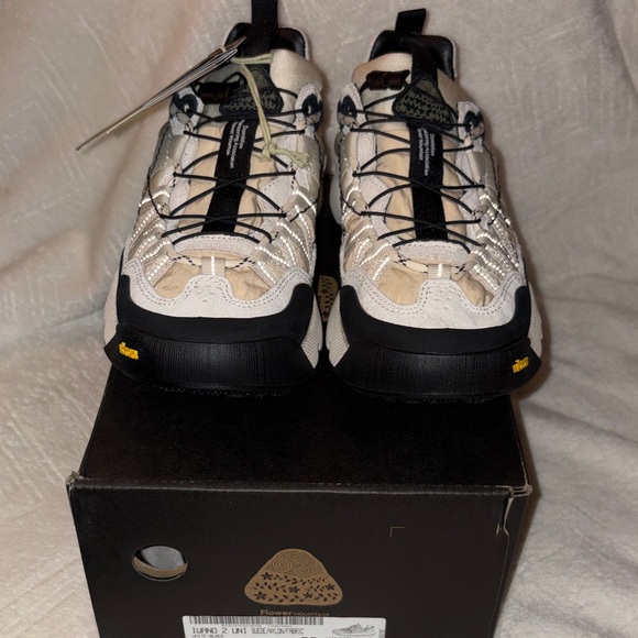 NWT Flower Mountain IWANO 2 UNI Suede and technical fabric sneakers -White-Black - Picture 9 of 16